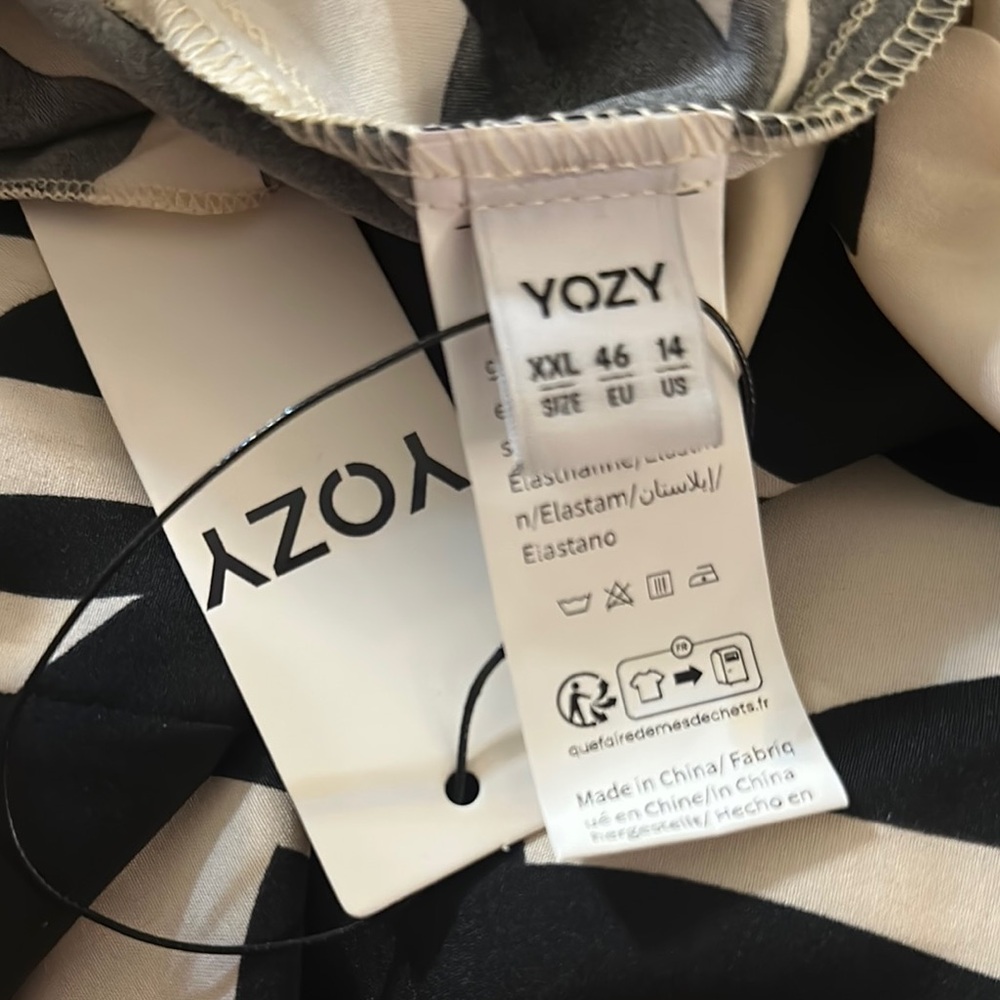 YOZY Black and White Patterned Garment